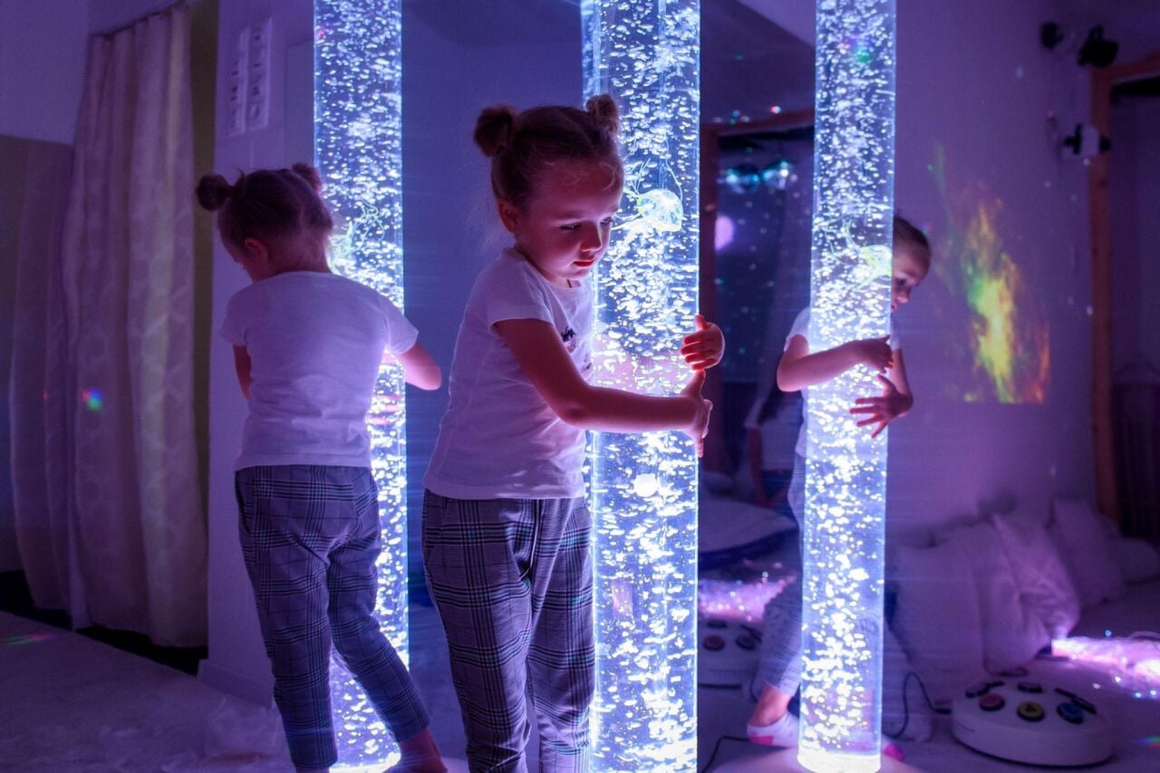 Multisensory Karanlık Oda Nedir? Duyu Bütünleme Ürünleri ile Profesyonel Çözümler