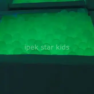 LED ışıklı top havuzu karanlık oda ürünü