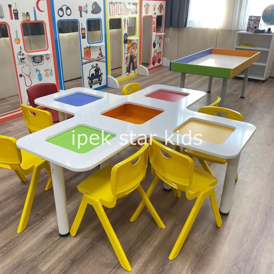 Anaokulu Aktivite Masası 160x160 cm – Ortası Saklama Hazneli Çocuk Oyun Masası