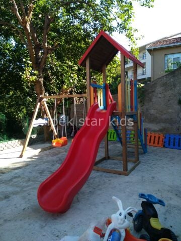 Renkli Ahşap Oyun Parkı Çift Salıncaklı ve Kaydıraklı Oyun Kulesi