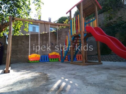 Renkli Ahşap Oyun Parkı Çift Salıncaklı ve Kaydıraklı Oyun Kulesi