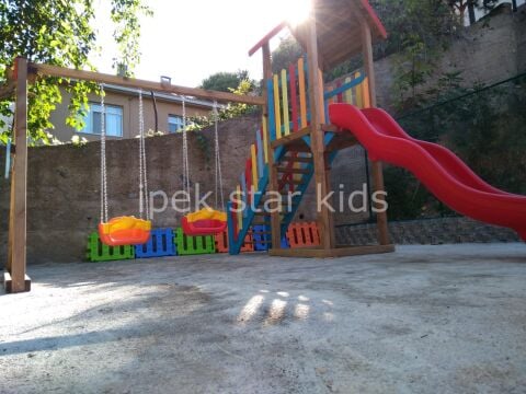 Renkli Ahşap Oyun Parkı Çift Salıncaklı ve Kaydıraklı Oyun Kulesi