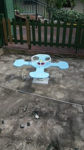 4 Kişilik Yaylı Zıpzıp Oyuncağı