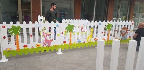 Figürlü Ahşap Dış Mekân Çit – 18 mm Huş Kontra, CNC Kabartma Figürlü M2 FİYATIDIR