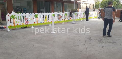 DIŞ MEKAN FİGÜRLÜ AHŞAP ÇİT