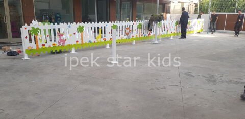 DIŞ MEKAN FİGÜRLÜ AHŞAP ÇİT