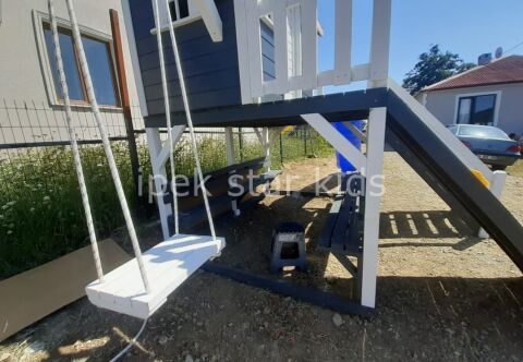 Modern Ahşap Oyun Evi Parkı