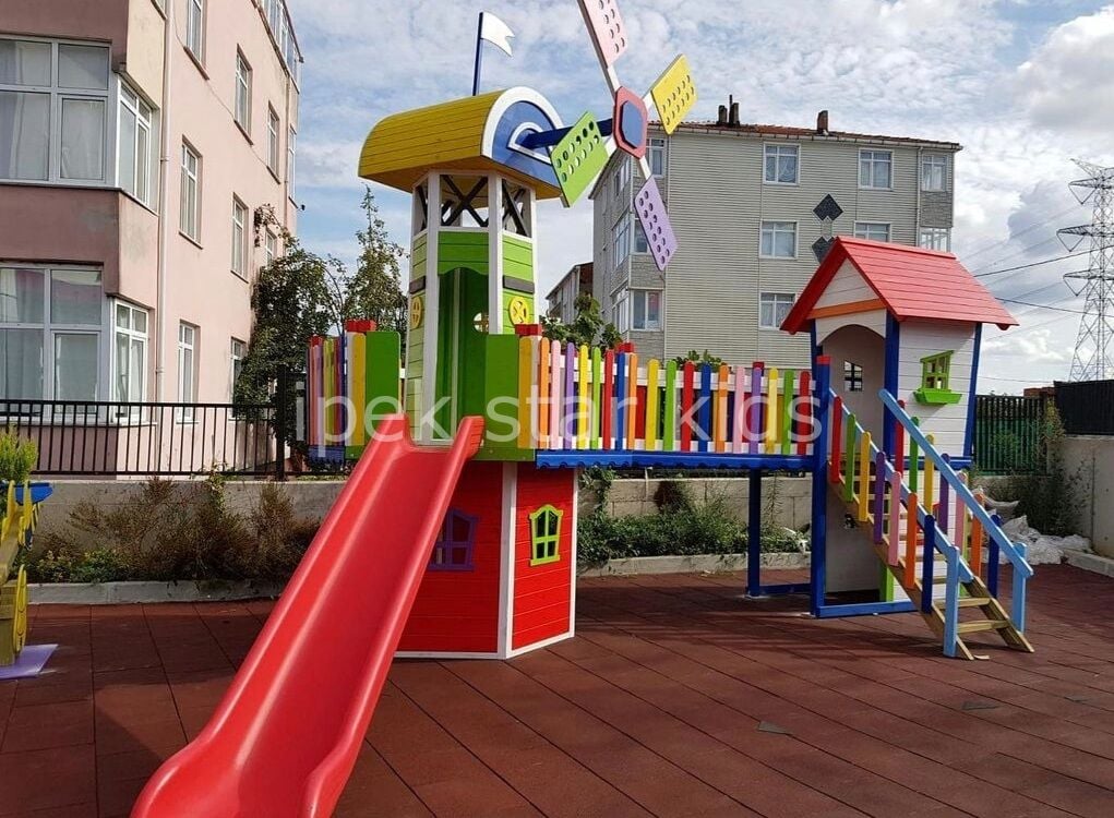 Yel Değirmeni Temalı Ahşap Oyun Parkı – Çift Katlı Kaydıraklı Çocuk Oyun Grubu