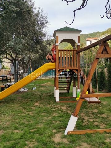 Doğal Ahşap Çocuk Parkı – Kaydırak ve Salıncak Modüllü Oyun Grubu