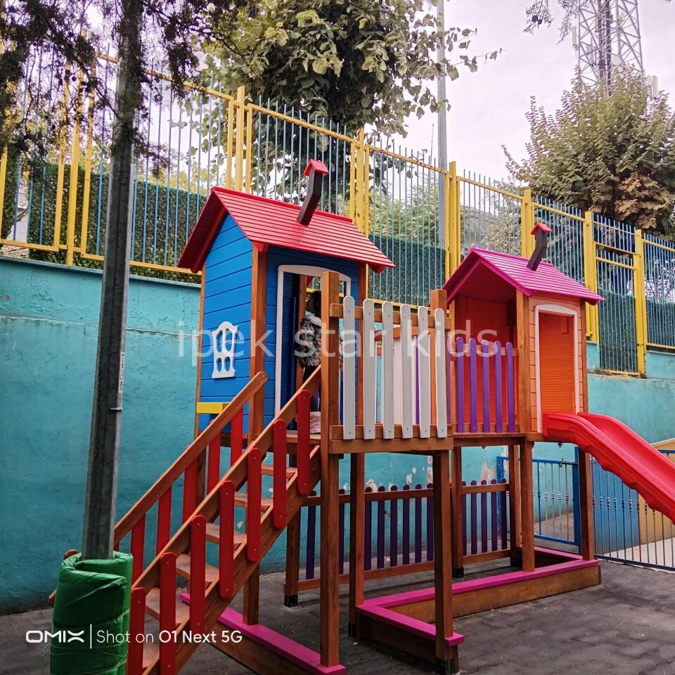 Köprülü İki Kuleli Ahşap Oyun Parkı