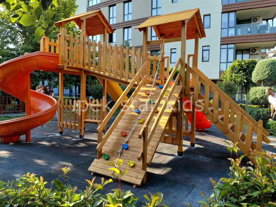 Çift Kaydıraklı Ahşap Oyun Parkı