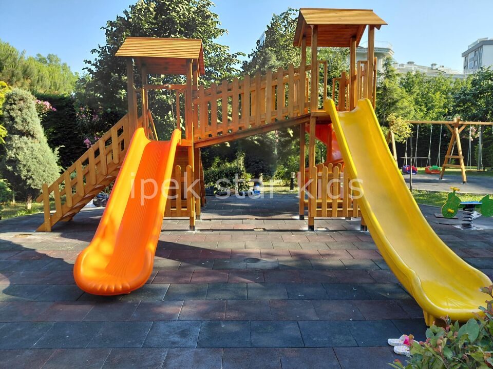 Çift Kaydıraklı Ahşap Oyun Parkı