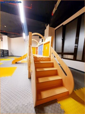 AHŞAP KAYDIRAKLI  OYUN GRUBU İÇ MEKAN Clubhouse