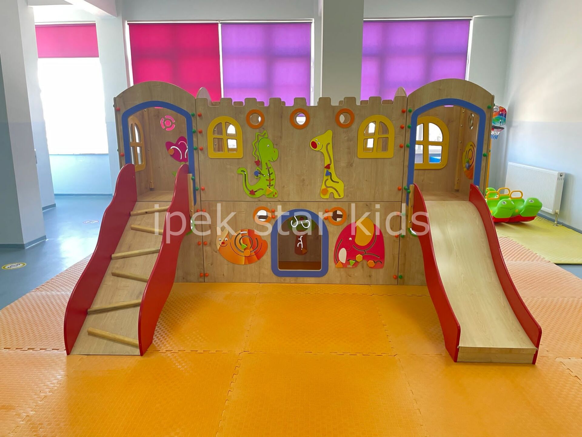 İÇ MEKAN ÇOCUK OYUN ALANI FİGÜRLÜ AKTİVİTELİ