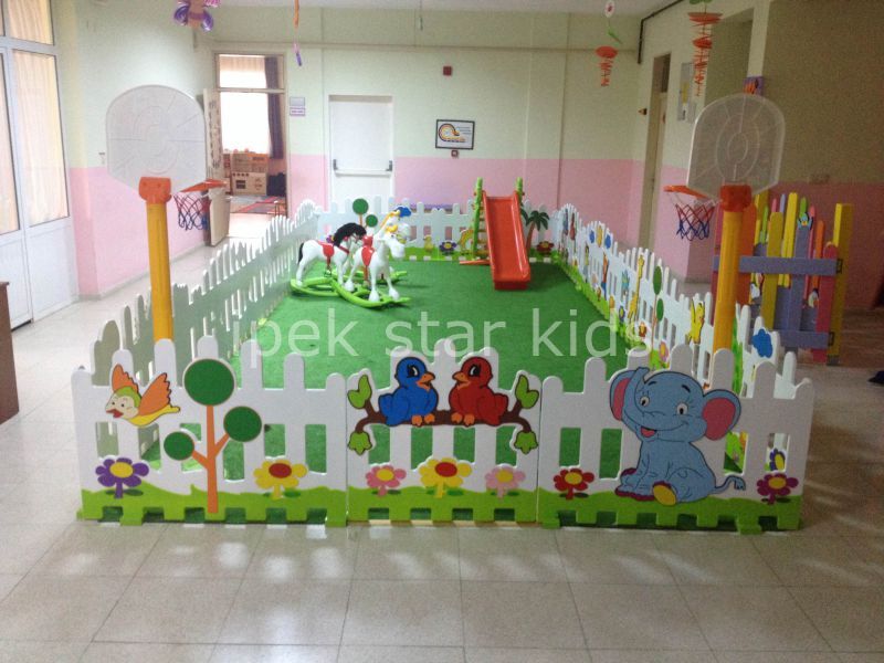 İÇ MEKAN AHŞAP FİGÜRLÜ ÇİT
