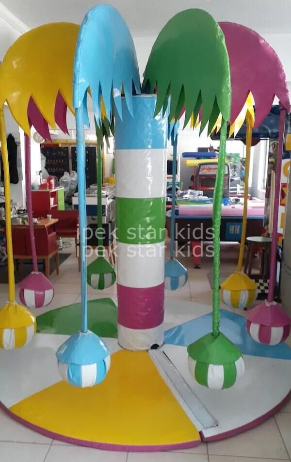 Döner palmiye soft play oyun grubu 10 çocuk kapasiteli motorlu sünger kaplı iç mekan oyun sistemi