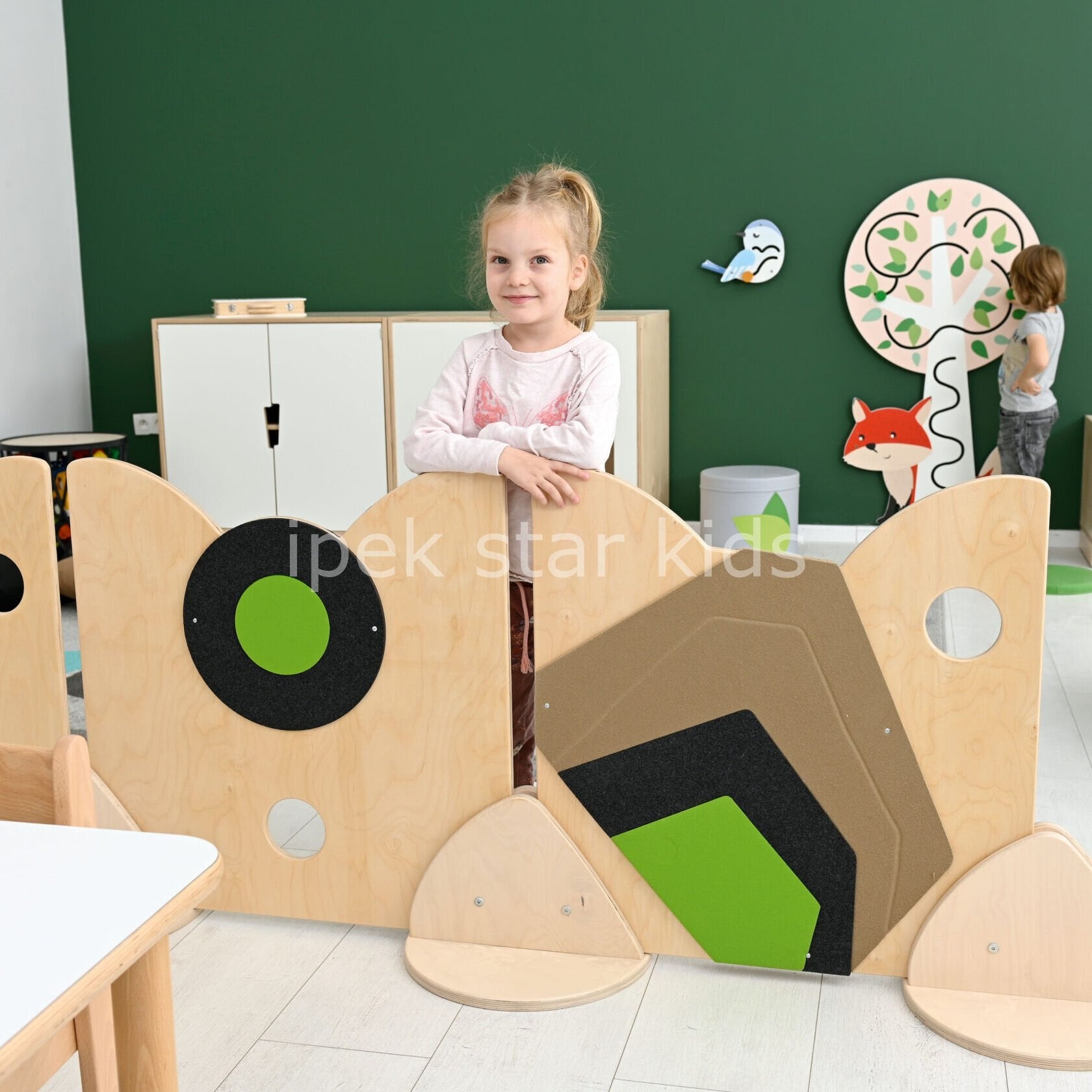 Dekoratif Oyun Alanı Bölme Paneli anaokulu ve kreşler için modüler ayırıcı çit sistemi