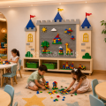 Kale Figürlü LEGO Duvarı – Anaokulu ve Mini Club için eğitici LEGO oyun paneli