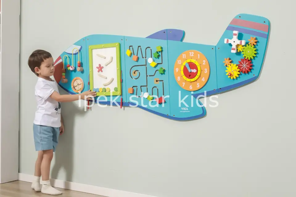 Uçak duvar oyun seti 180x60 cm anaokulu ve kreş aktivite paneli