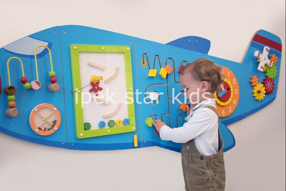 Timsah uçak figürlü çocuk duvar oyunu aktivite paneli 180x60 cm