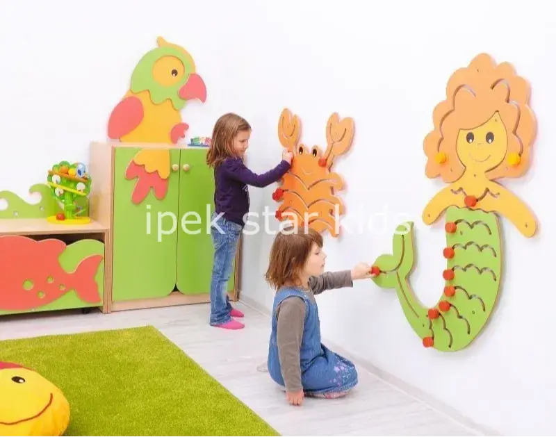 Deniz Kızı Ahşap Duvar Aktivite Paneli 100x90 cm