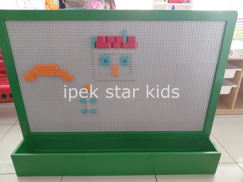 Çocuk LEGO Duvarı Oyun İstasyonu Depolu Aktivite Paneli 110x120 cm