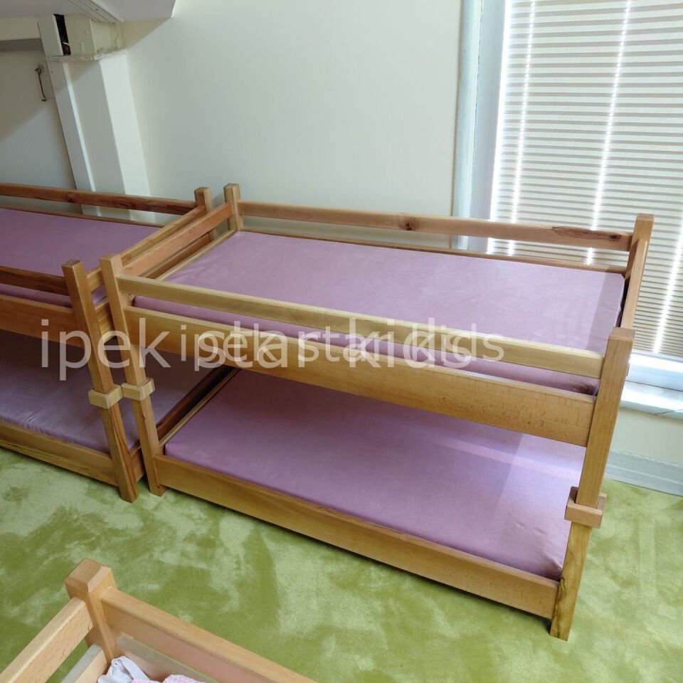 Ahşap anaokulu ranzası çift katlı kreş yatağı 60x120 cm