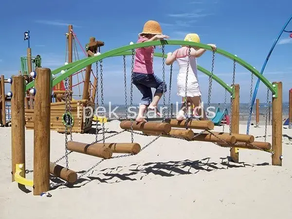 Orman Köprüsü Denge Yolu – Emprenyeli Çam Ağacı ve Metal Konstrüksiyon Ahşap Çocuk Denge Köprüsü