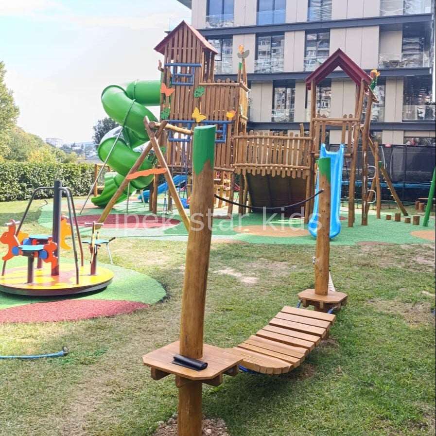 Robinia Ahşap Oyun Parkı Doğal Akasya Ağacı Çocuk Oyun Alanı
