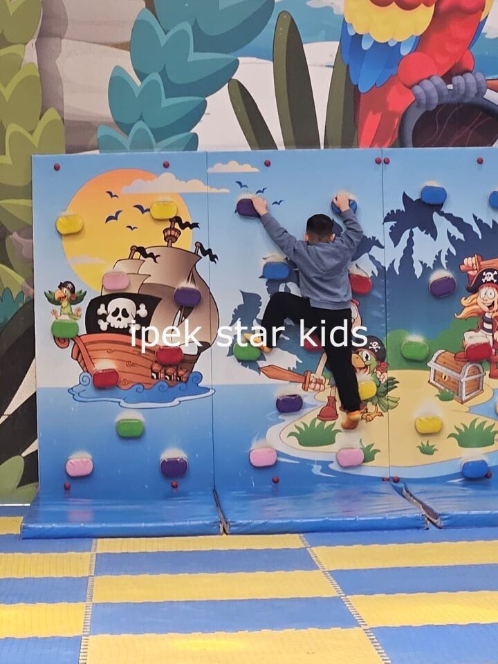 Korsan temalı çocuk soft play tırmanma duvarı – 210x200 cm
