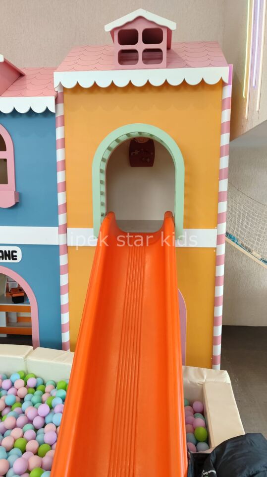 Ahşap Oyun Evi ve Soft Play Top Havuzu  Wooden Playhouse & Soft Play Ball Pool 6*6 MT