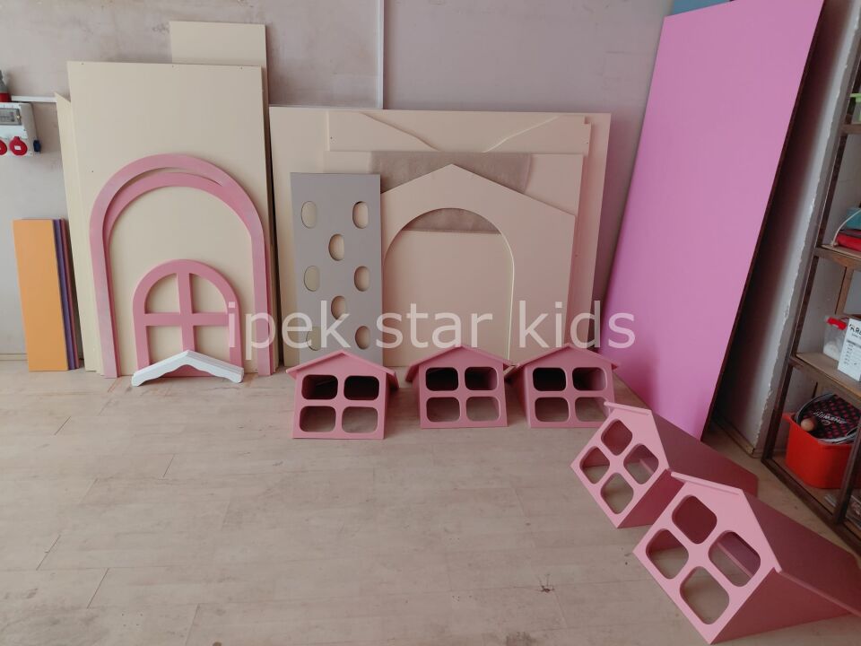 Wooden Playhouse & Soft Play Ball Pool