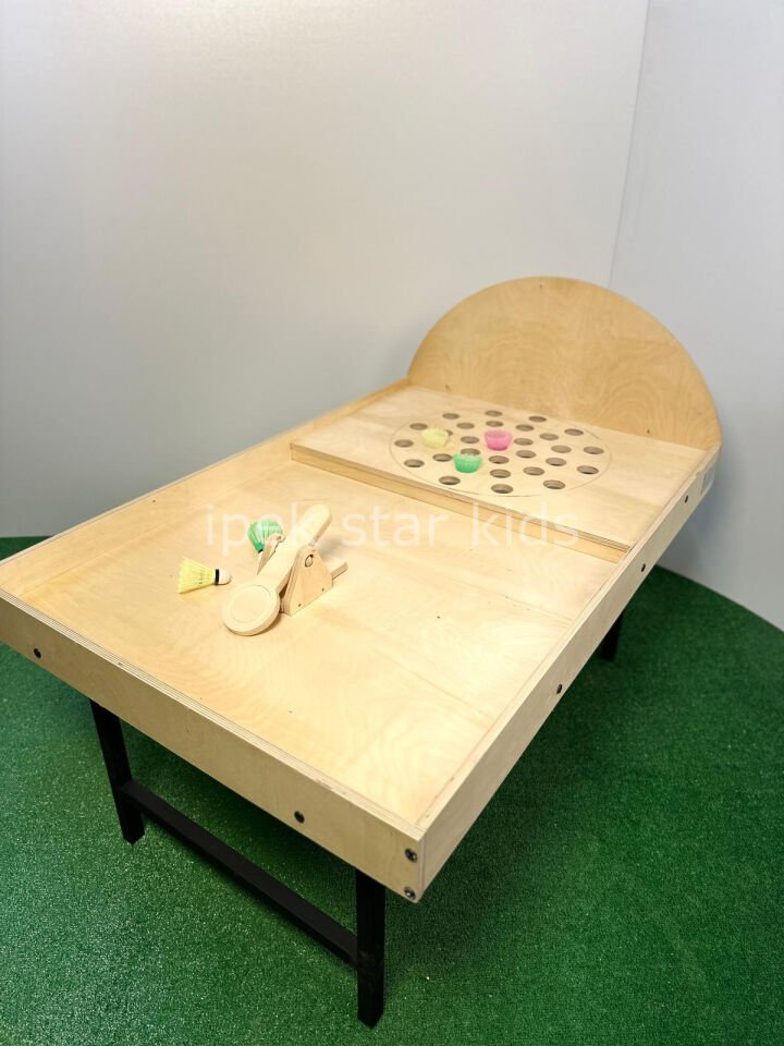 Çocuklar ve yetişkinler için badminton hedef atış oyunu