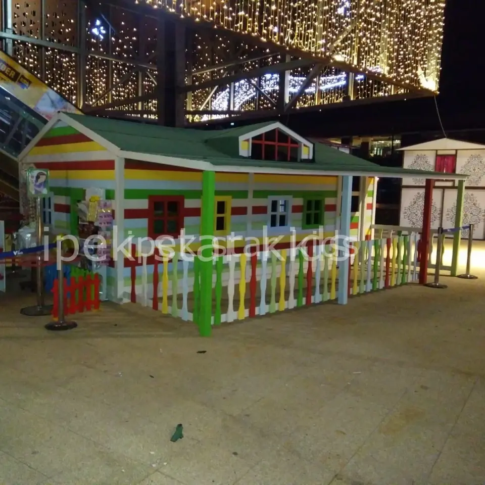 Otel bahçesi için ahşap mini club çocuk alanı