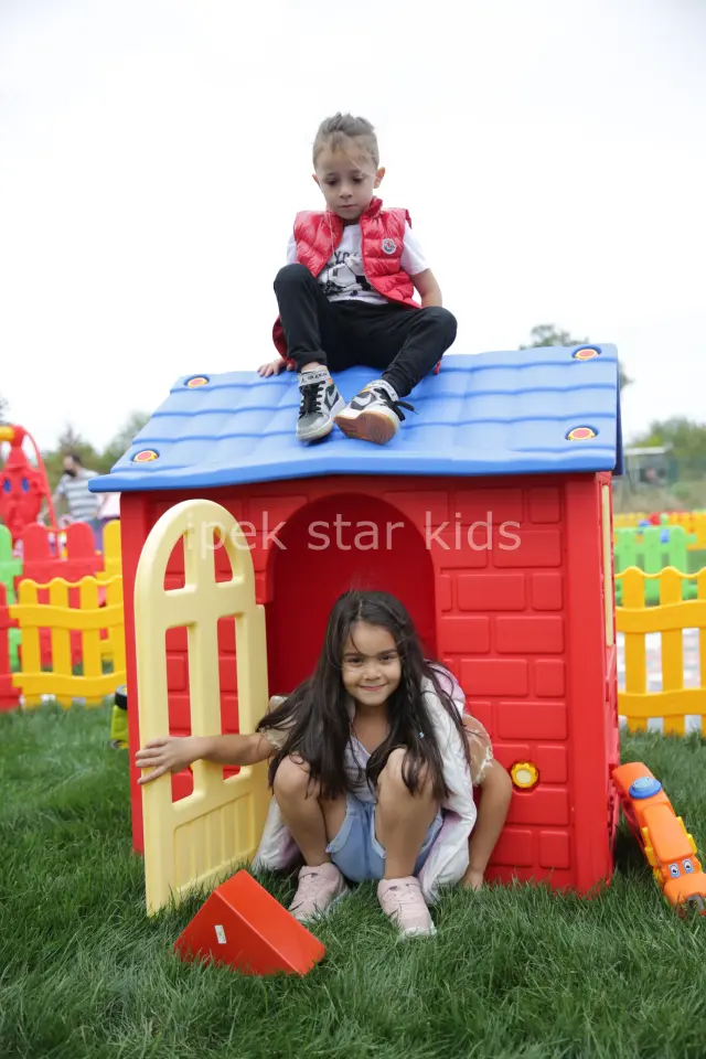 King Tek Kapılı Oyun Evi | Çocuklar İçin Bahçe ve İç Mekân Oyun Evi