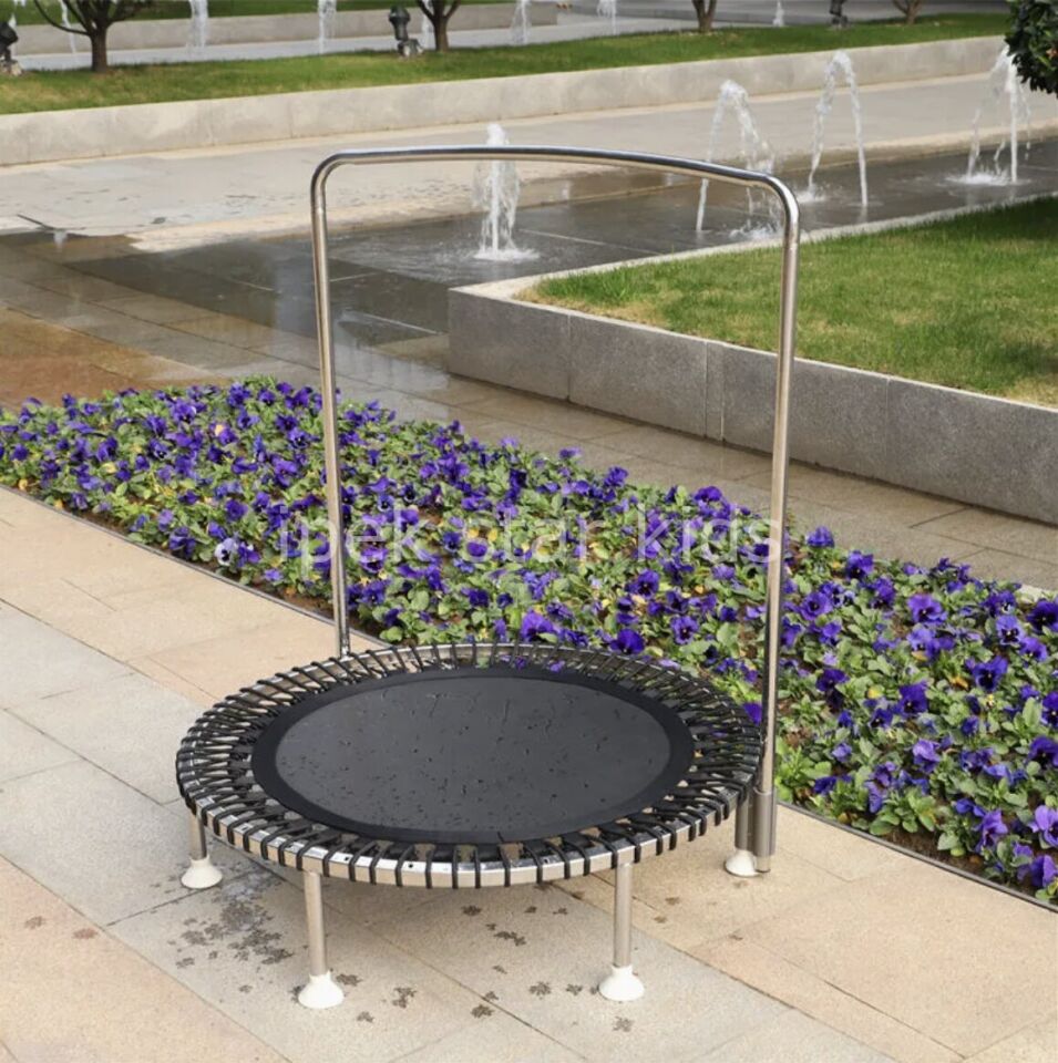 Aqua Havuz Trambolini – Su Üzerinde Maksimum Eğlence ve Güvenli Zıplama Deneyimi