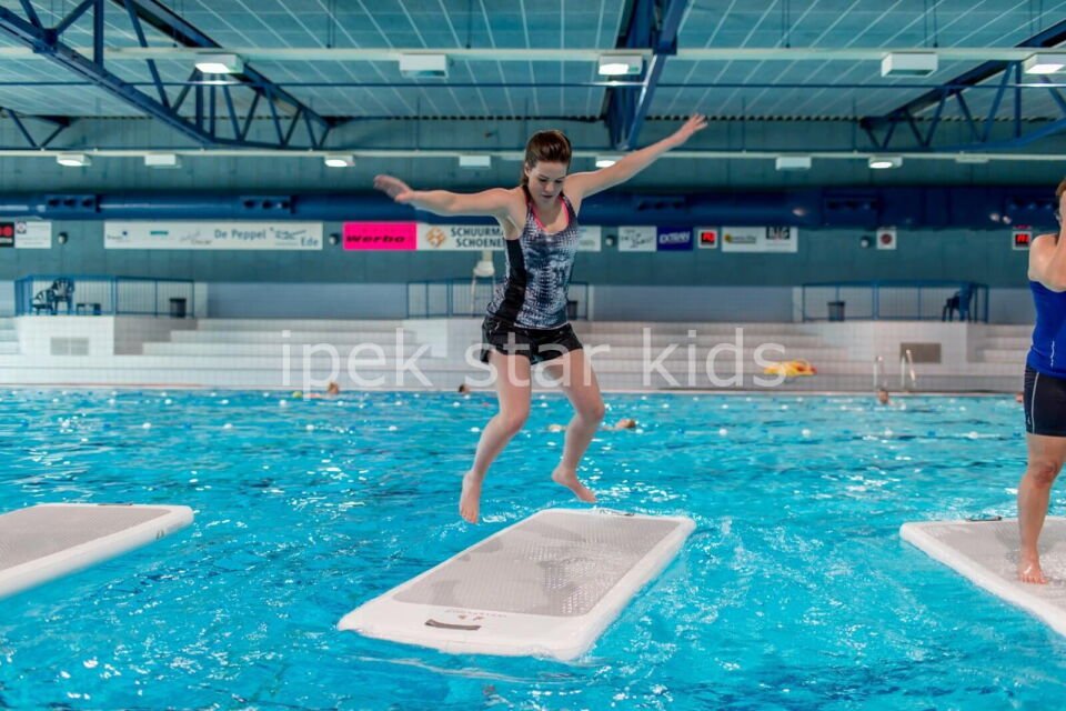 Aqua Havuz Egzersiz & Yoga Matı – Su Üzerinde Dengeli ve Güvenli Spor Deneyimi
