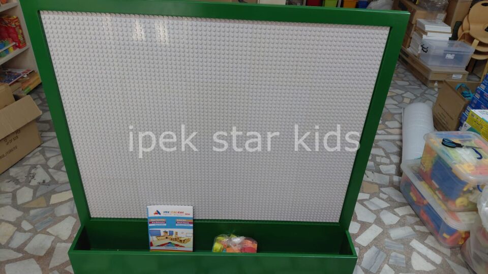 Büyük Lego Oyun Duvarı – Anaokulu Aktivite Alanı